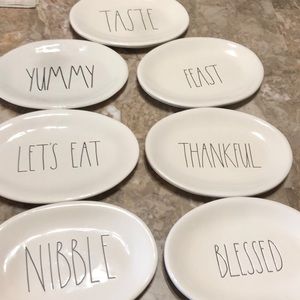 Rae Dunn oval plates